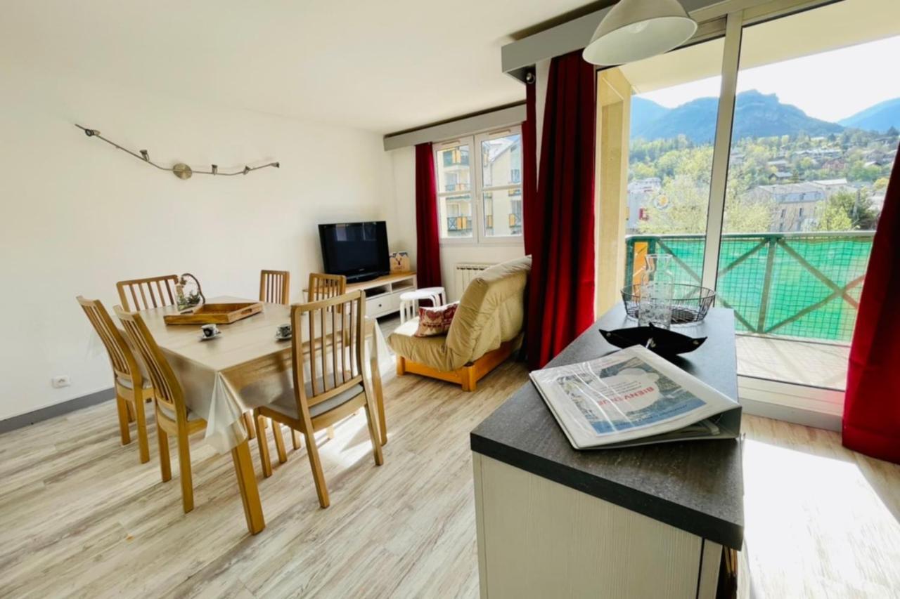 Bright 50 M With Balcony And View On The Valley Briancon  Exterior photo
